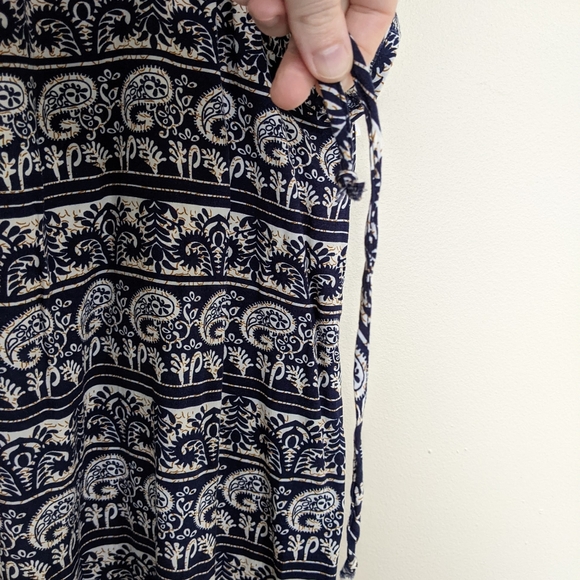 Papillon Paisley Print Lace Up Neckline T-Shirt - Picture 6 of 13